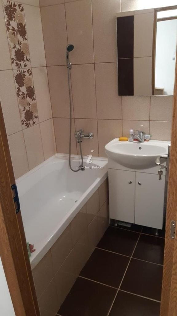 Apartament Georgian Apartment in Brașov County