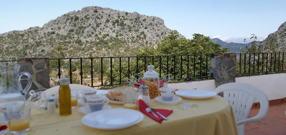 Day, Natural landscape, View (from property/room), Balcony/Terrace, Food and drinks, Mountain view