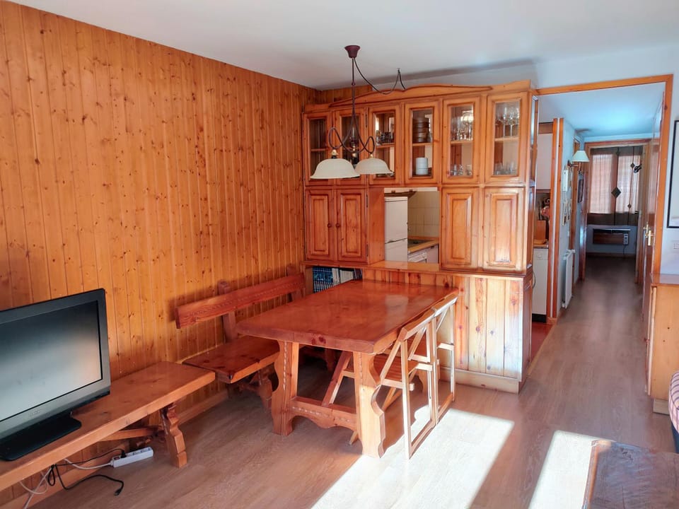 TV and multimedia, Dining area