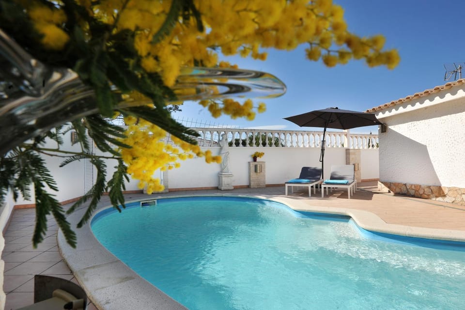 Property building, Pool view, Swimming pool