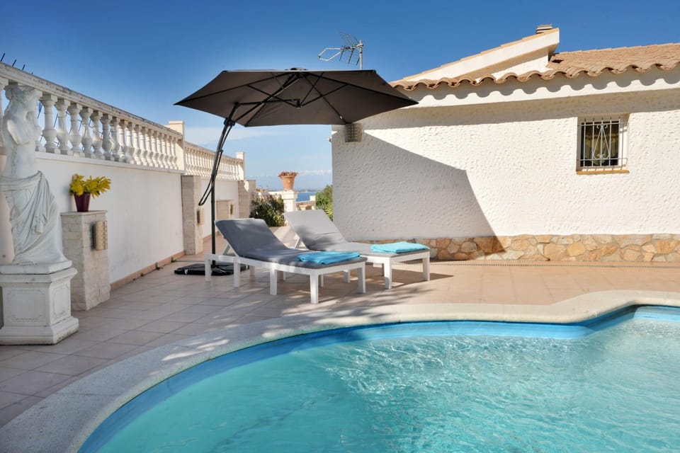 Balcony/Terrace, Swimming pool