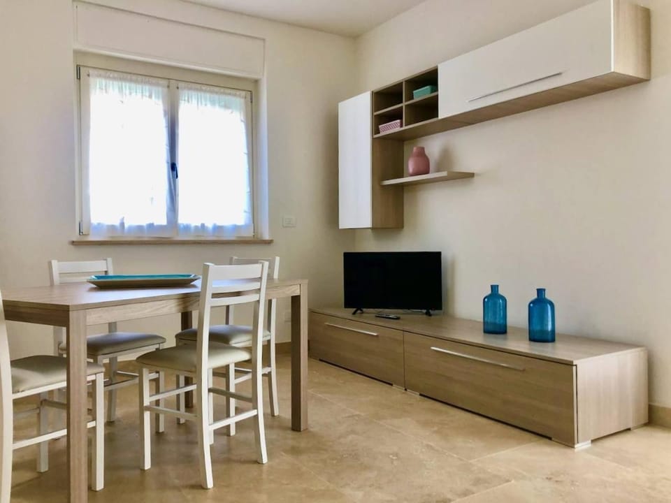 TV and multimedia, Living room, Dining area