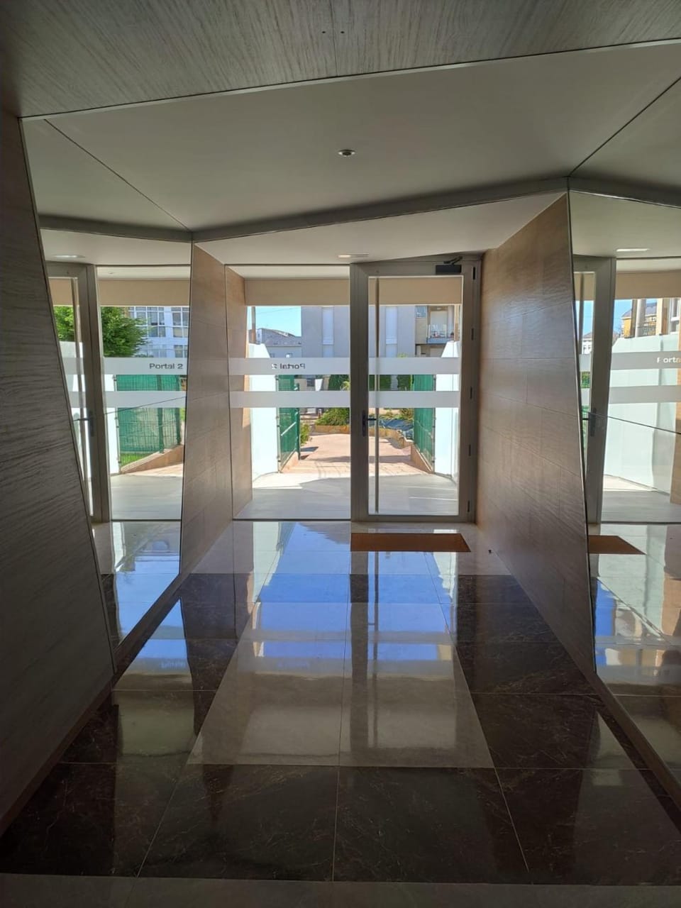 Property building, Facade/entrance