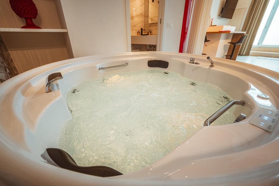 Hot Tub, Hot Tub, Bath