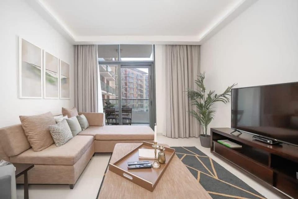 Frank Porter - DAMAC Celestia Apartment in Dubai