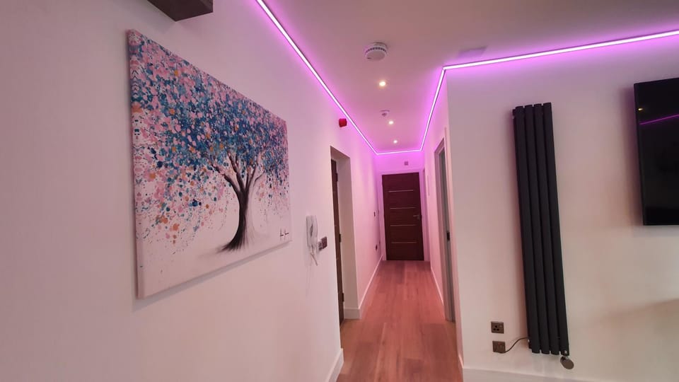 Central Penthouse with Hot Tub & Views 24 Cheltenham Apartment in Cheltenham