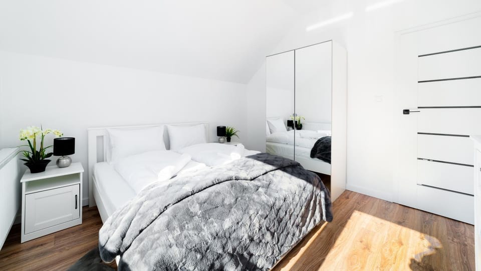 Bed, Bedroom, wardrobe