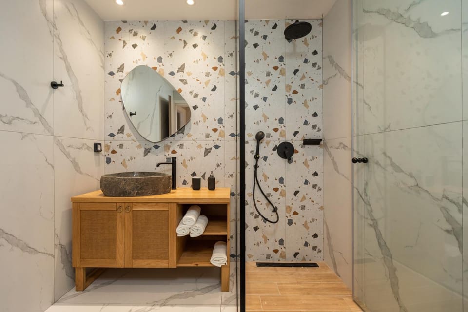 Sauna, Steam room, Bathroom