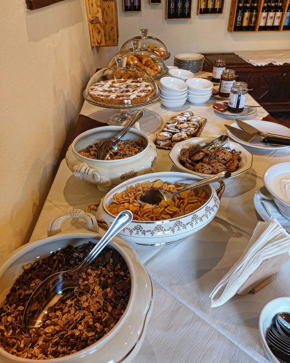 Food and drinks, Food, Breakfast, Buffet breakfast