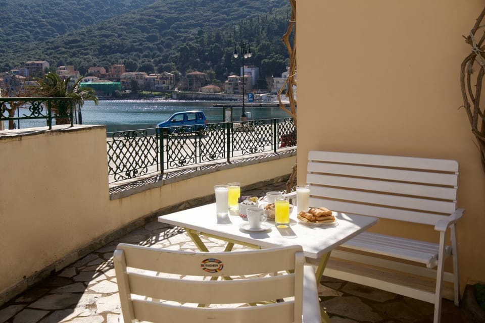 Balcony/Terrace, Drinks