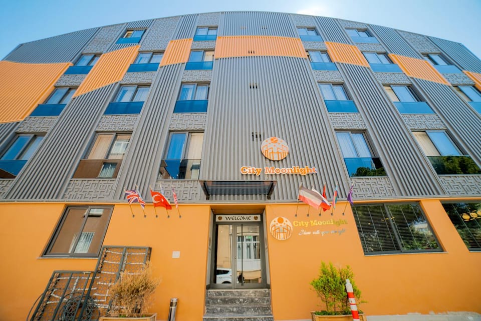 Property building, Facade/entrance