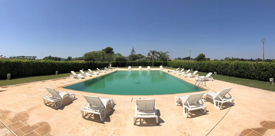 Garden view, Pool view, Swimming pool, sunbed