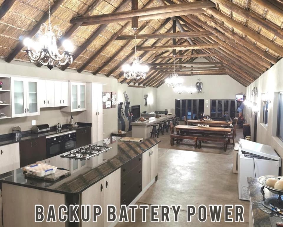 Property building, Kitchen or kitchenette, Breakfast