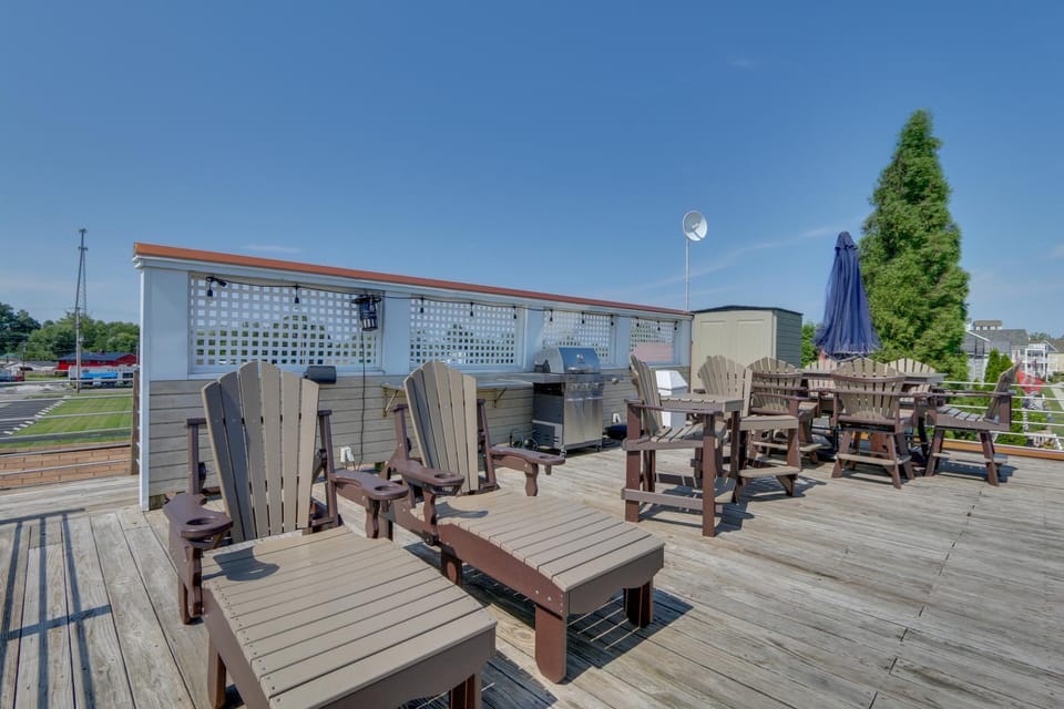 Lakefront Home with Rooftop Deck, Grill, Games! House in Buckeye Lake