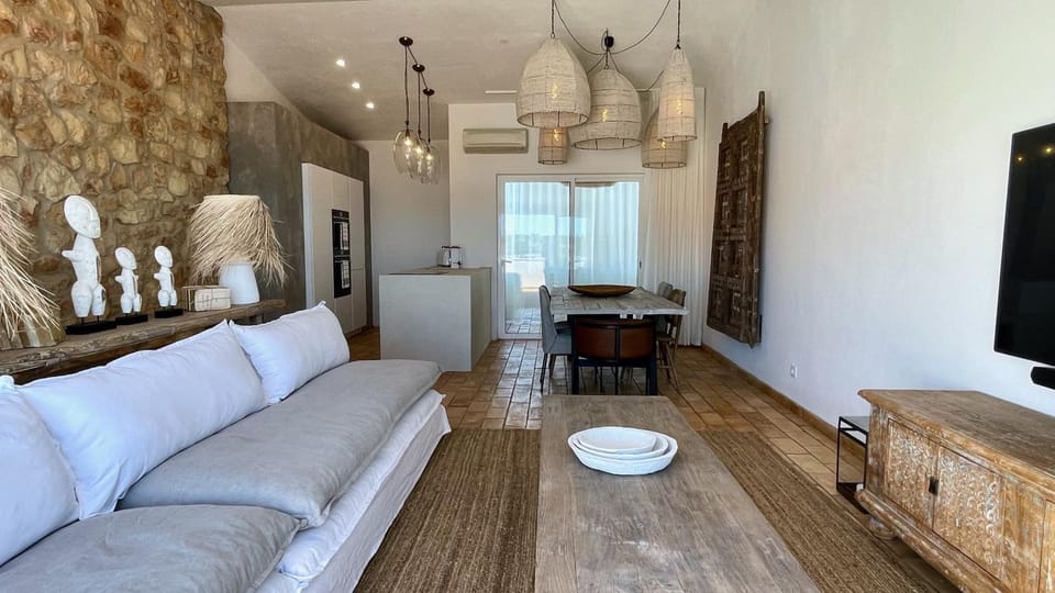 Living room, Dining area, kitchen