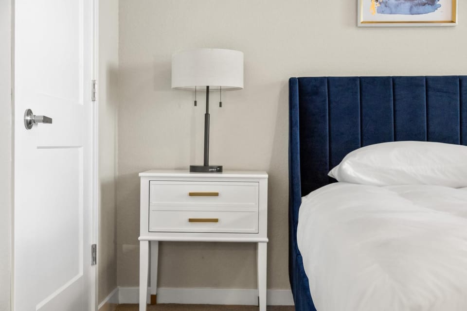 Bed, Bedroom
