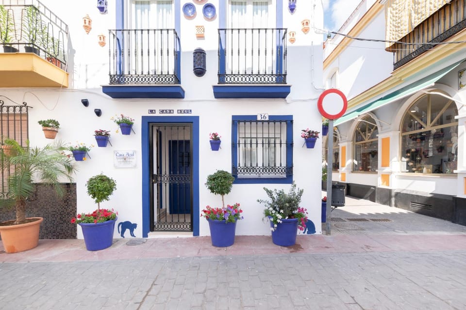 Property building, Facade/entrance, Neighbourhood, Street view