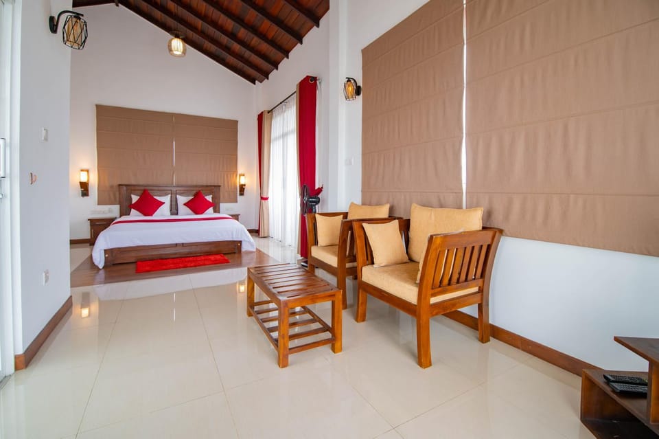 Bed, Photo of the whole room, Seating area, Bedroom