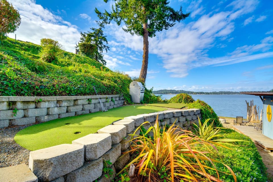 Gig Harbor House w/ Private Beach + Views! House in Puget Sound