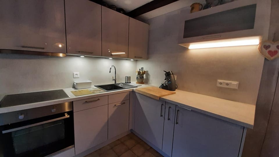 Kitchen or kitchenette, Communal kitchen