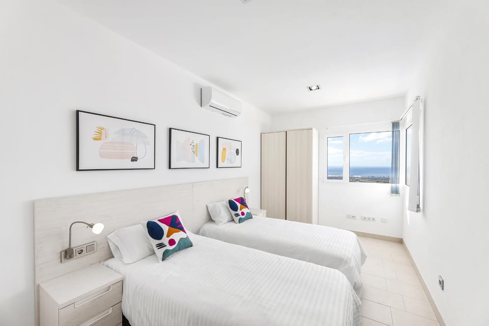 Bedroom, air conditioner