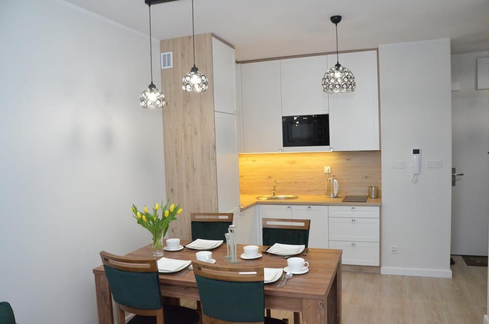 Coffee/tea facilities, Kitchen or kitchenette, Dining area