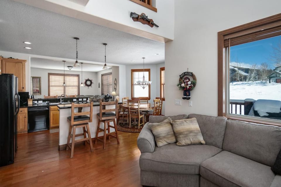 Vista Point Lookout Home: Dog Friendly, Views, Hot Tub House in Breckenridge