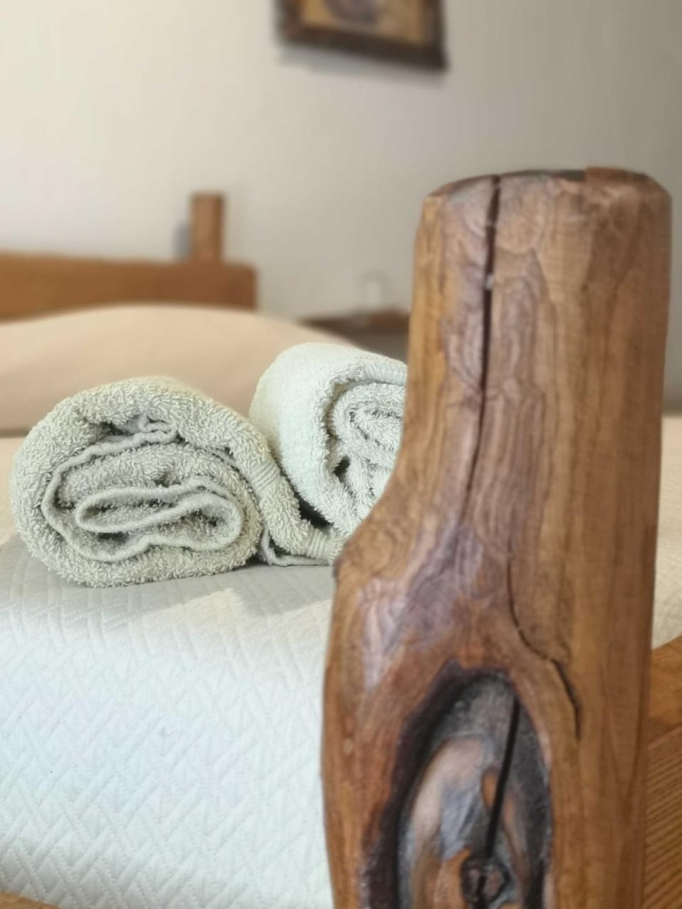Bedroom, towels