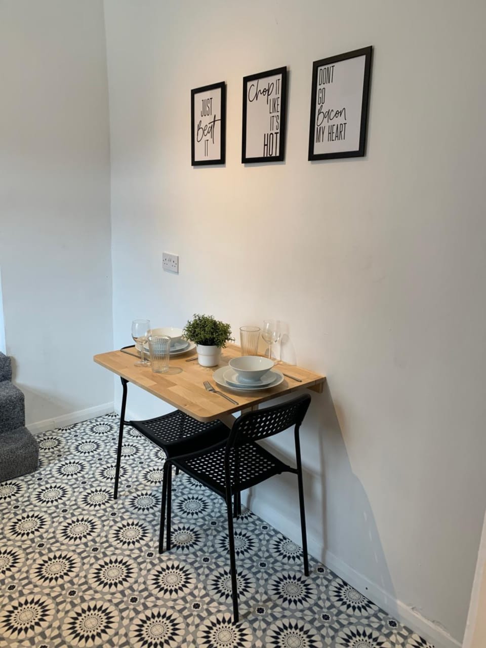 Seating area, Dining area