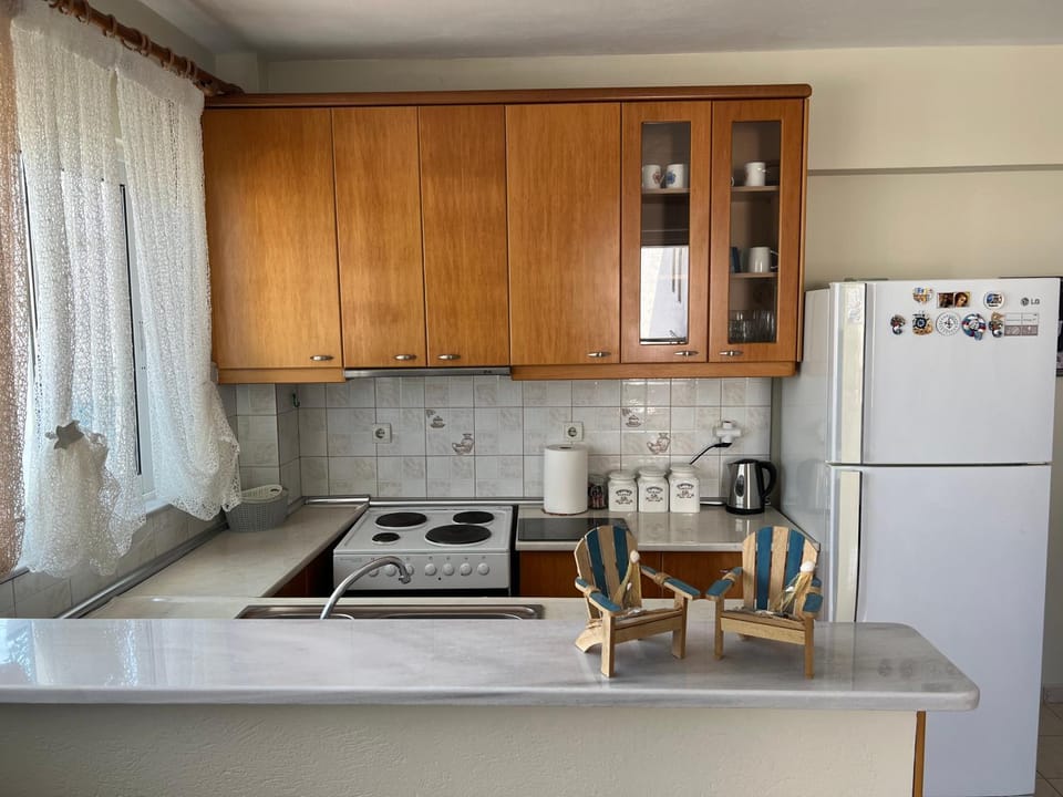 Kitchen or kitchenette, Dining area, pet friendly, stove