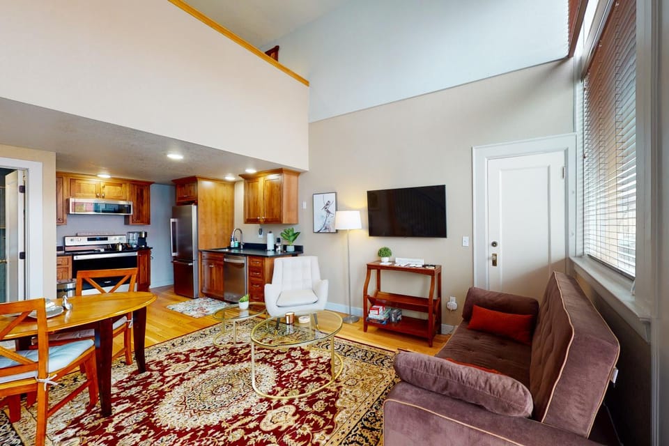 The Loft Downtown Hotel in Joseph