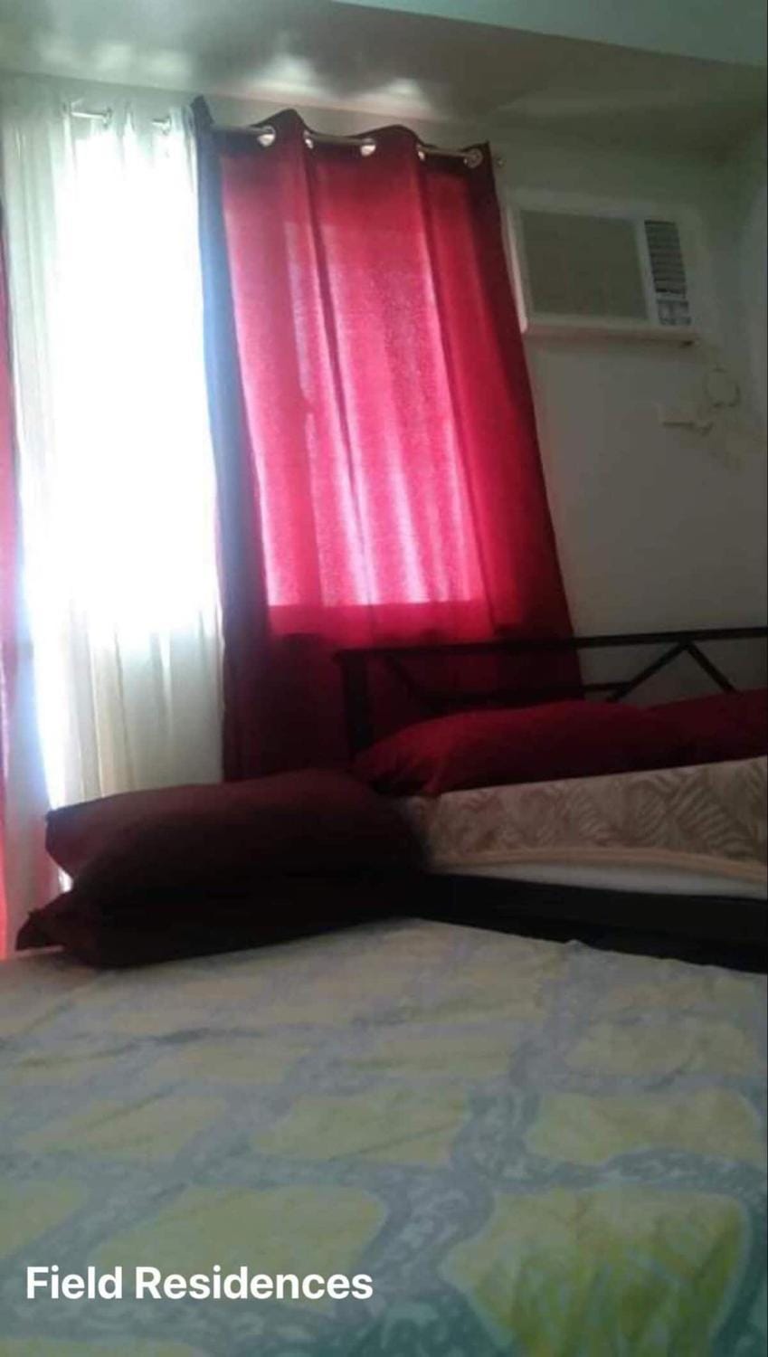 Bed, Photo of the whole room, Seating area, Bedroom