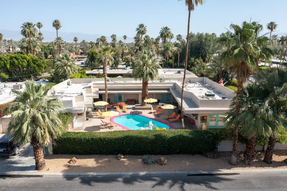 Property building, Location