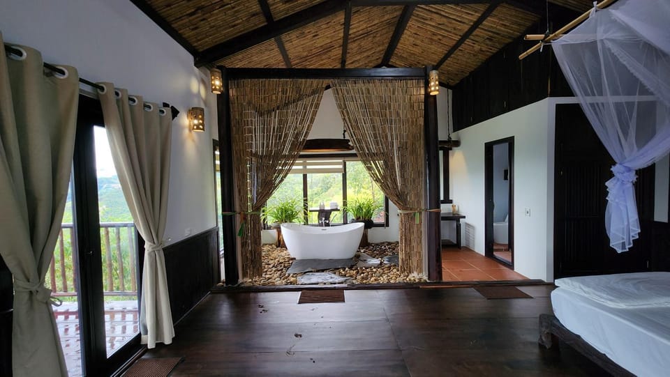 Bed, Hot Tub, Photo of the whole room, Bedroom, Bath
