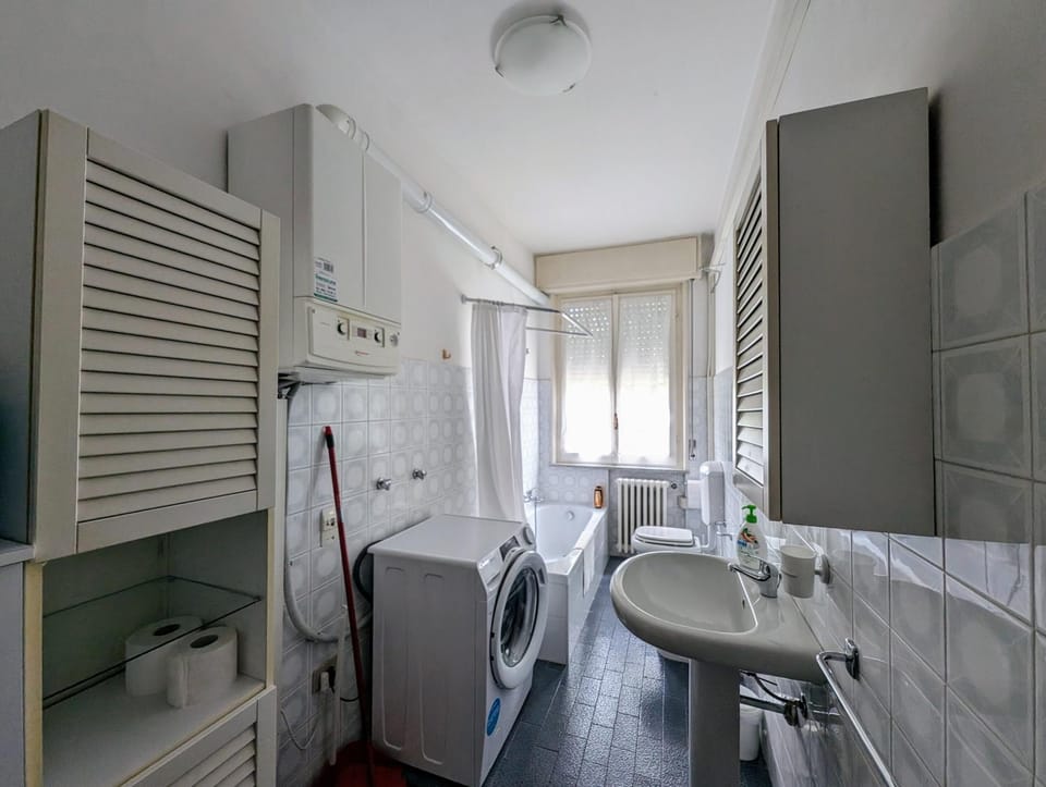 Toilet, Bathroom, Bath, washing machine