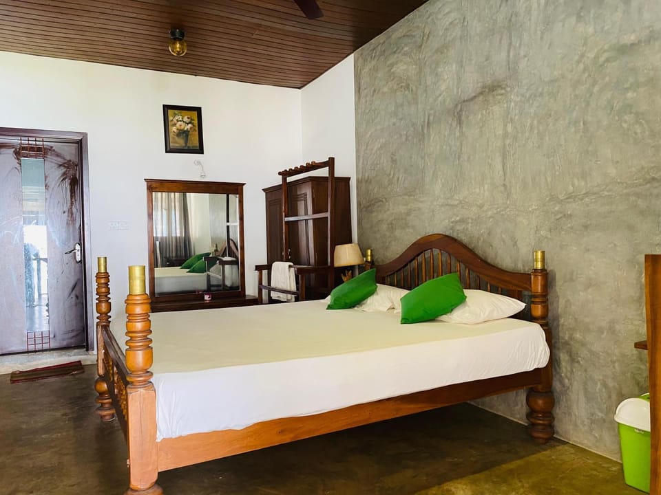 Amadio Beach Resort Hostel in Hikkaduwa
