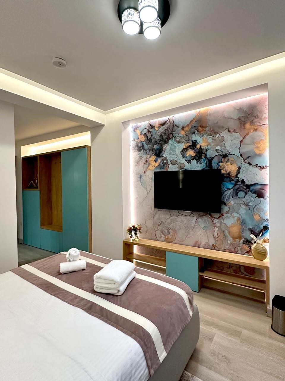 TV and multimedia, towels