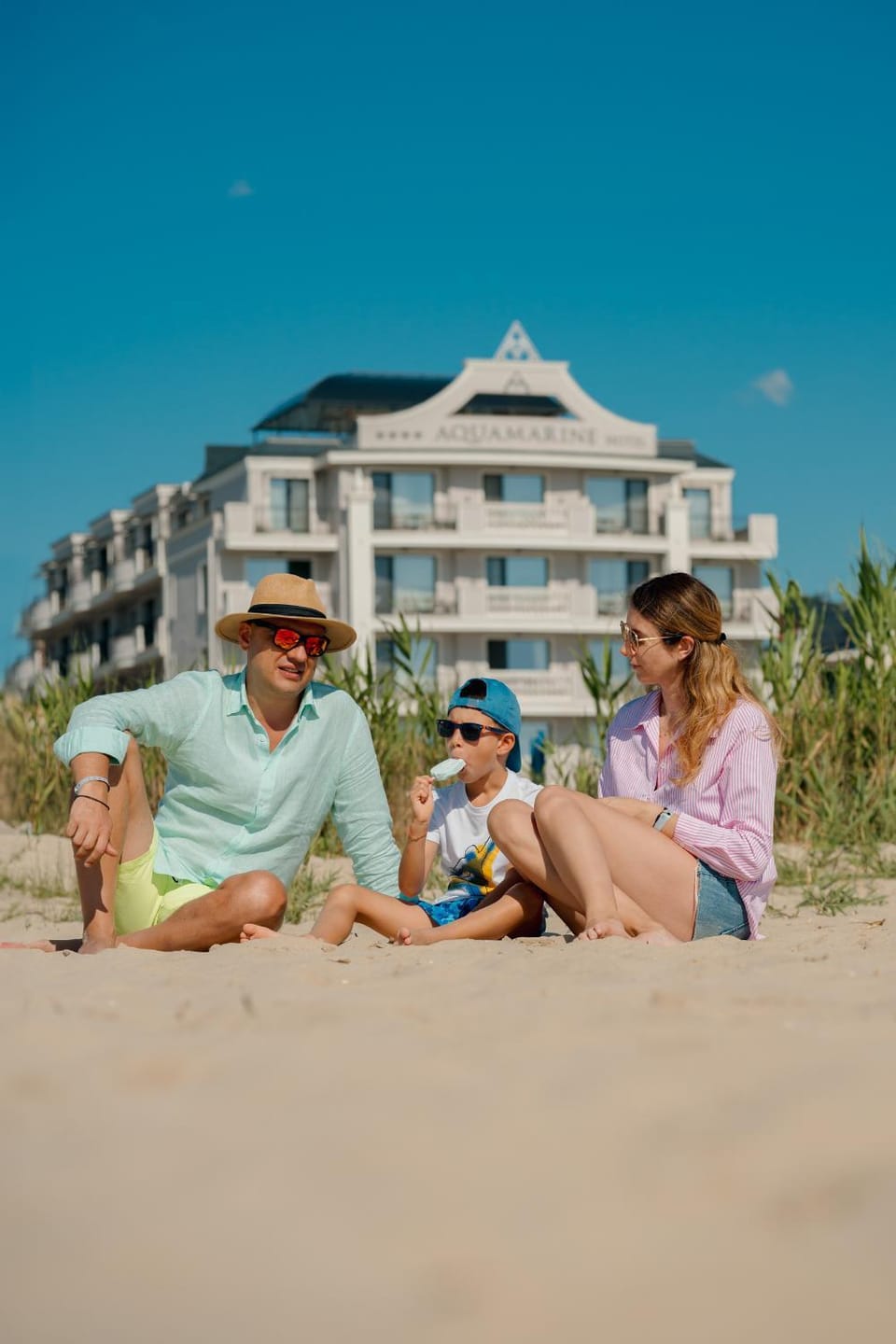 Day, People, Natural landscape, Beach, Guests, Sea view, children, group of guests, Family