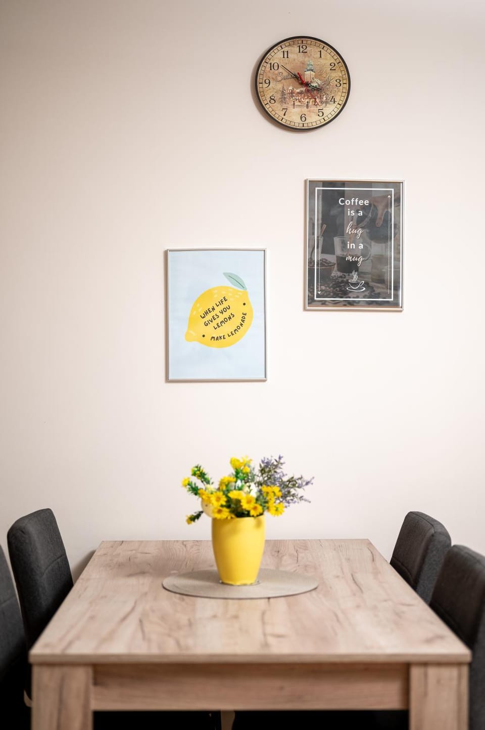 Decorative detail, Dining area