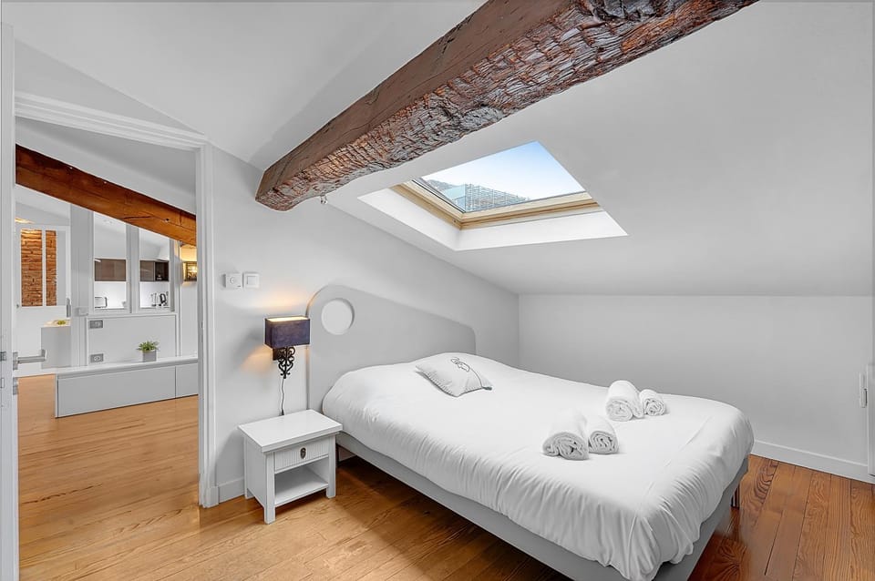 Bed, Bedroom