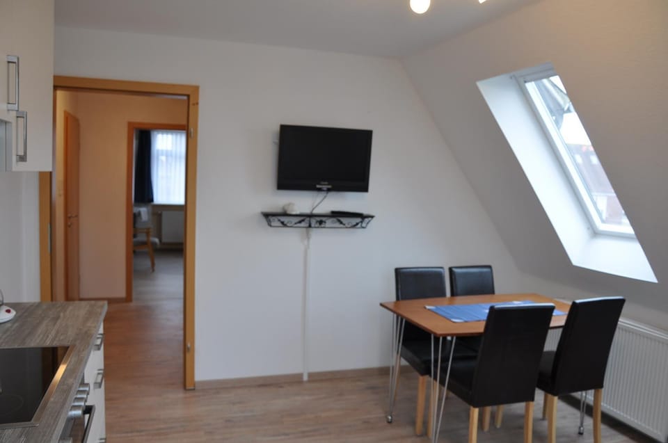 TV and multimedia, Dining area