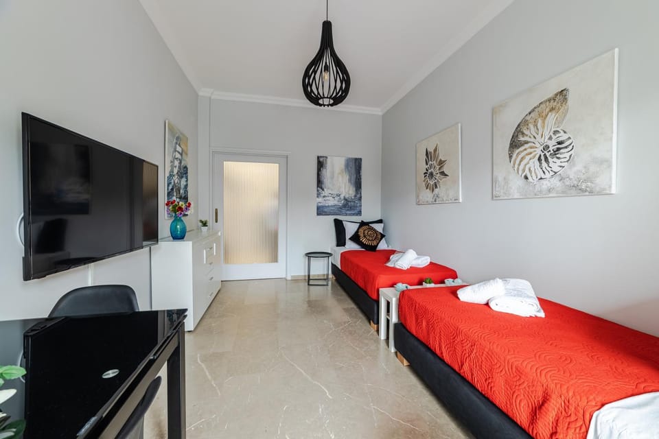 Communal lounge/ TV room