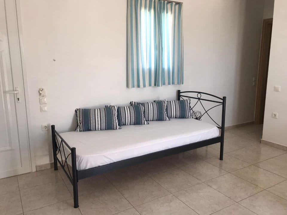 Retreat Apartments in Drosia - Apartment for 3 Apartment in Zakynthos, Greece