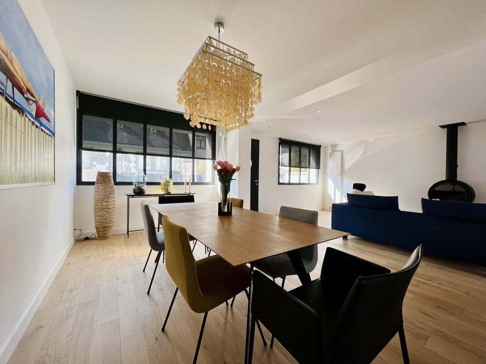 Dining area, Internal: Not applicable to any particular room