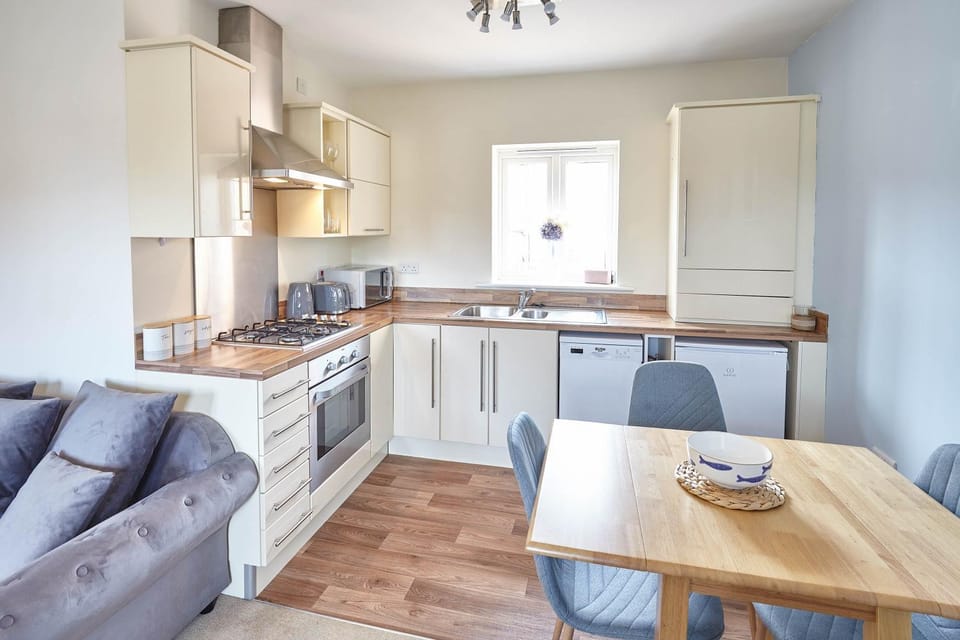 Dining area, kitchen