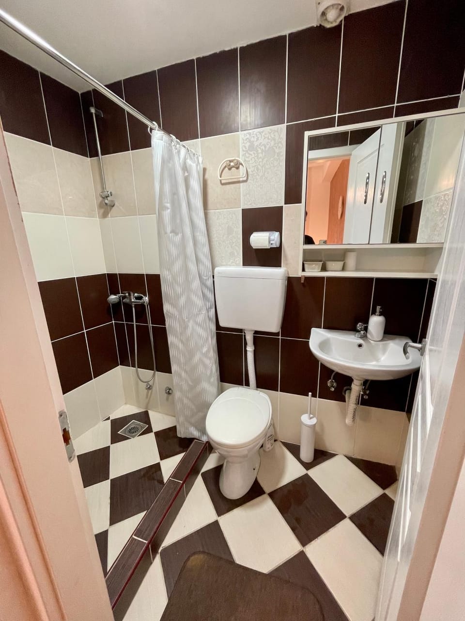 Shower, Toilet, Bathroom