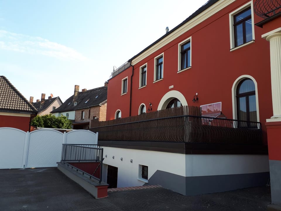 Property building, Facade/entrance