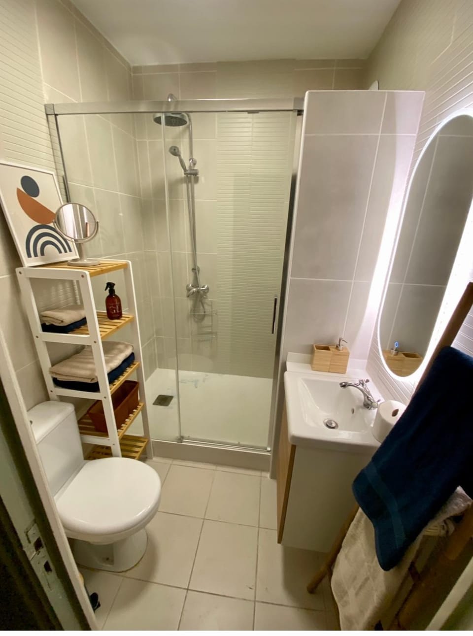 Shower, Toilet, Bathroom, heating, towels