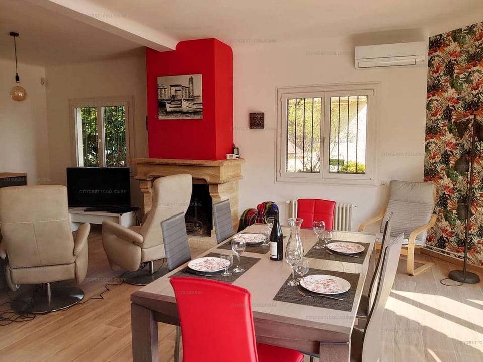 TV and multimedia, Living room, Dining area, air conditioner