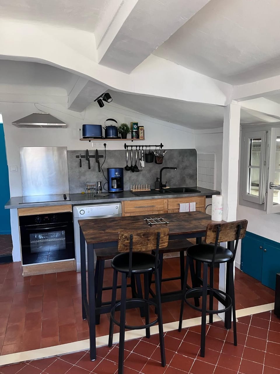 Kitchen or kitchenette, Dining area, minibar, pet friendly, stove, toaster